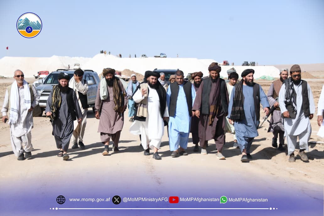 د کانونو او پټرولیم وزارت مالي او اداري مرستیال د مالګې له کانونو څخه لیدنه وکړه